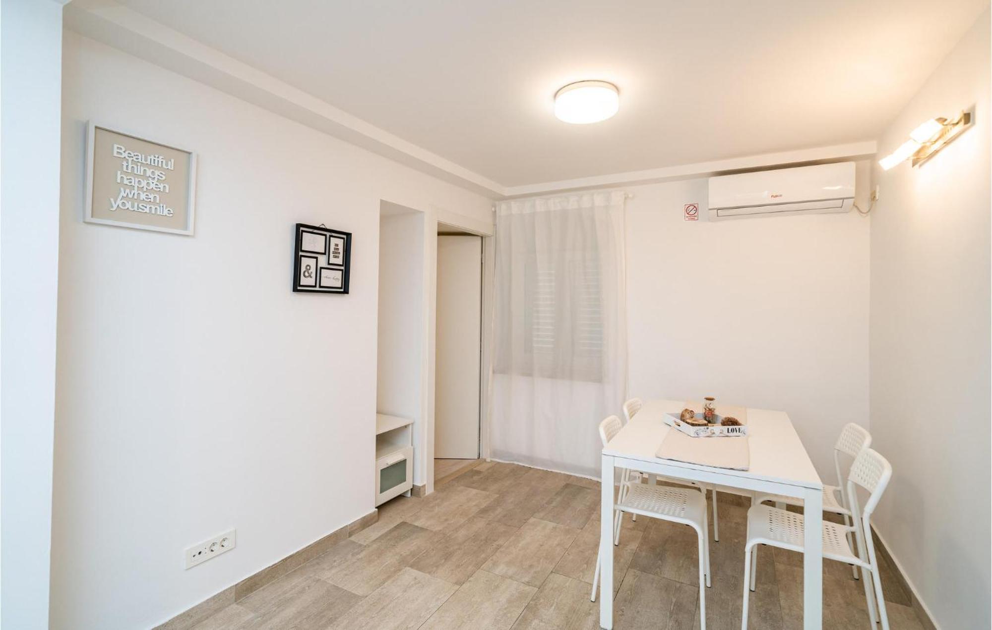 Apartamento Nice In With Kitchen